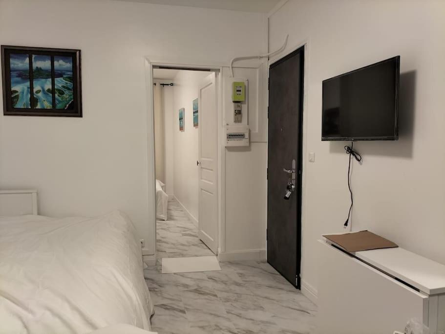 Paris Tourist Apartment, France Стен Экстерьер фото